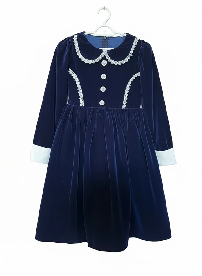 عبايات حوراء فستان مخمل كحلي مزين بأزرار ودانتيل – أناقة كلاسيكية للبنات