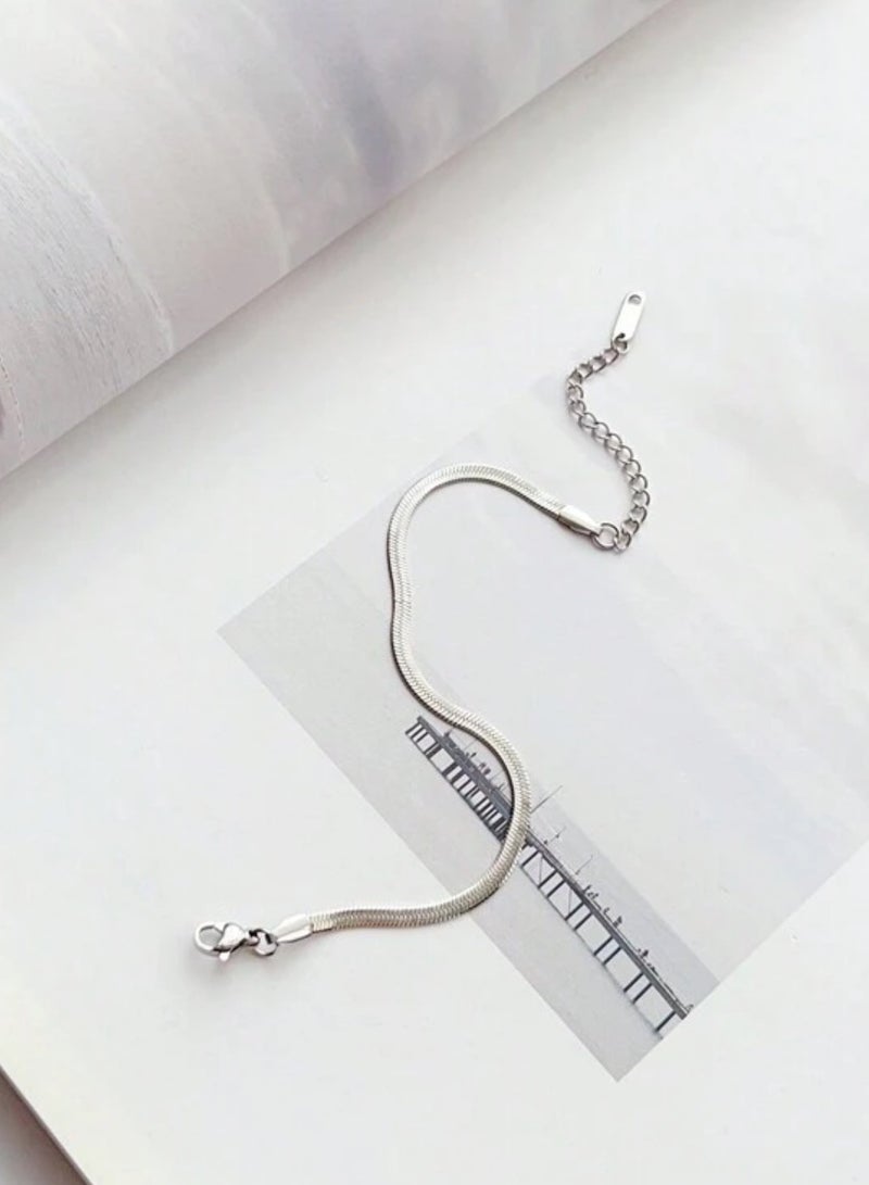 إيكوال اسوارة نسائية أنيقة من الاستانلس ستيل مطلية باللون الفضي - Image 3