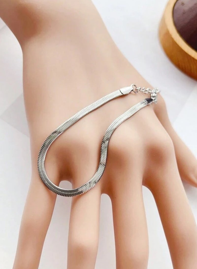 إيكوال اسوارة نسائية أنيقة من الاستانلس ستيل مطلية باللون الفضي - Image 4