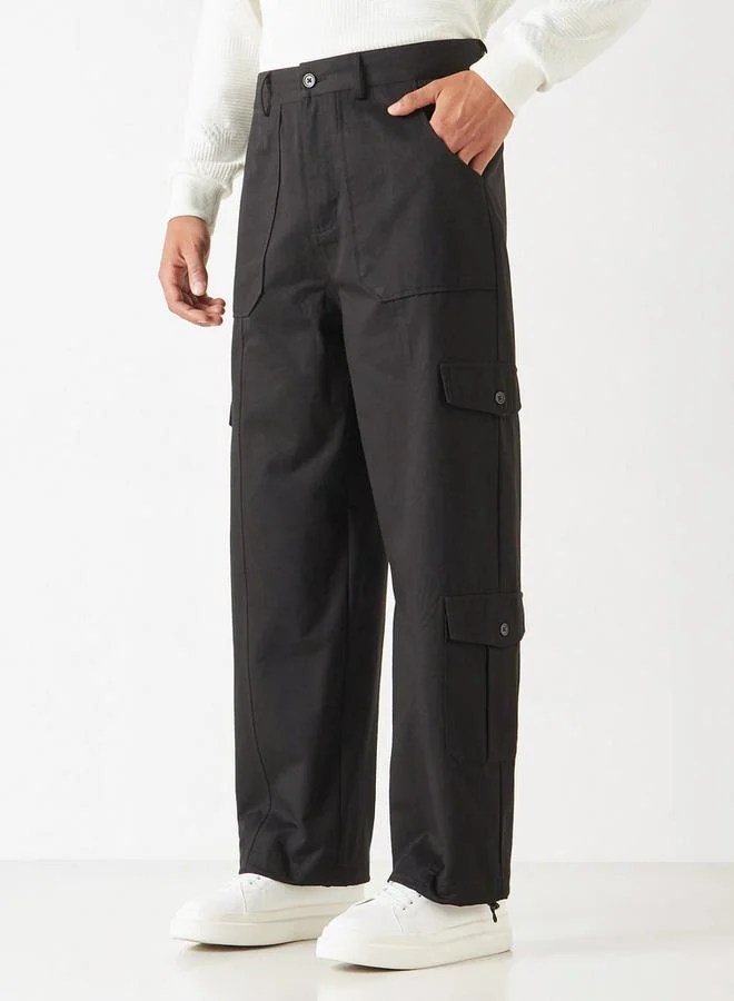 ايكونيك بنطلون سادة بقصّة مريحة وجيوب من آيكونيك