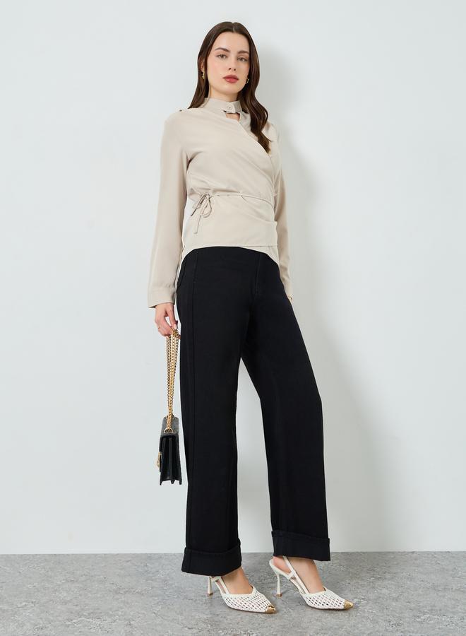 ستايلي بلوزة بنمط لف وتفاصيل رباط خصر - Image 2