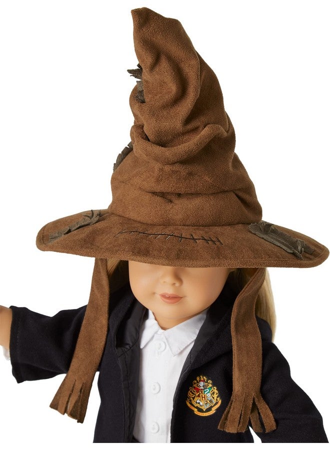 امريكان جيرل إكسسوارات دمية هاري بوتر الأمريكية مقاس 18 بوصة، قبعة هوجورتس للفرز مع عصا مكنسة نيمبوس 2000، مناسبة للأعمار من 6 سنوات فما فوق - Image 4