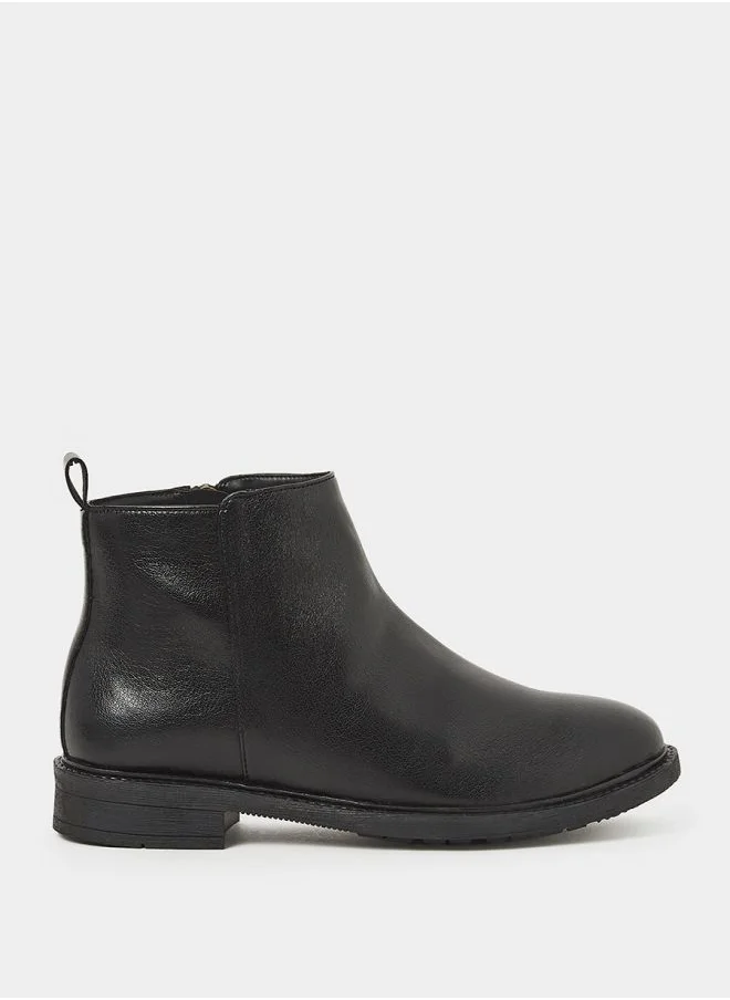 Styli Chelsea Boots in Textured Faux Leather