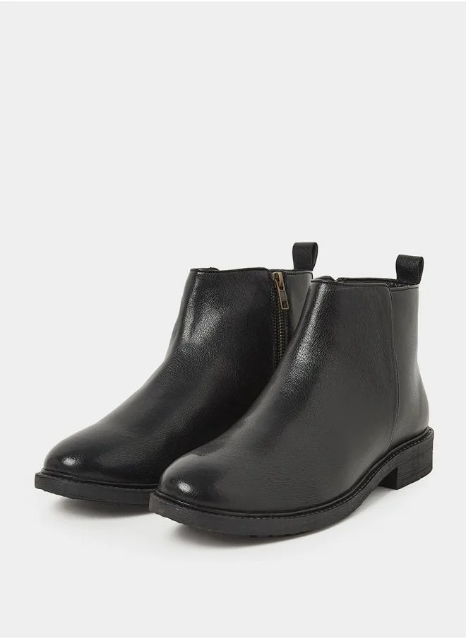 Styli Chelsea Boots in Textured Faux Leather