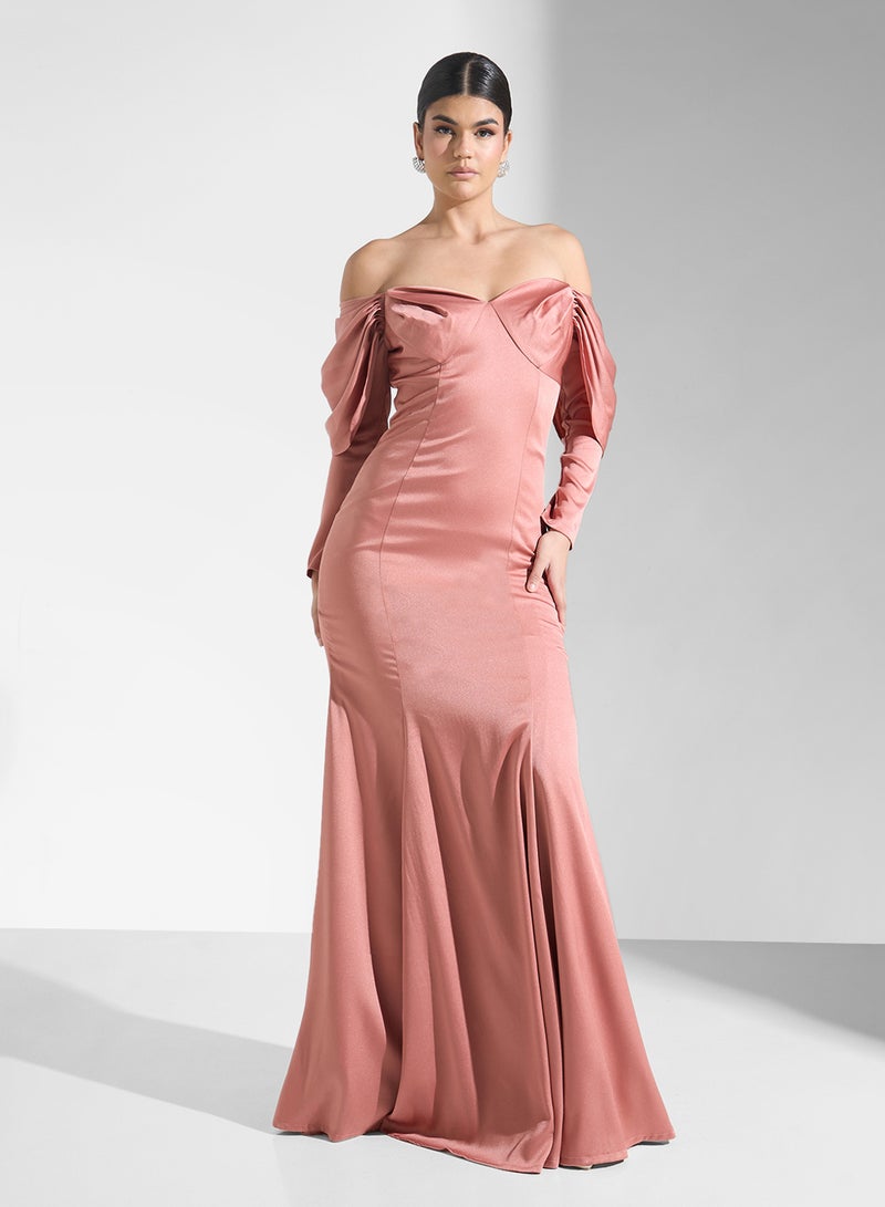 ايرا فستان ساتان مكشوف الكتفين - Image 1