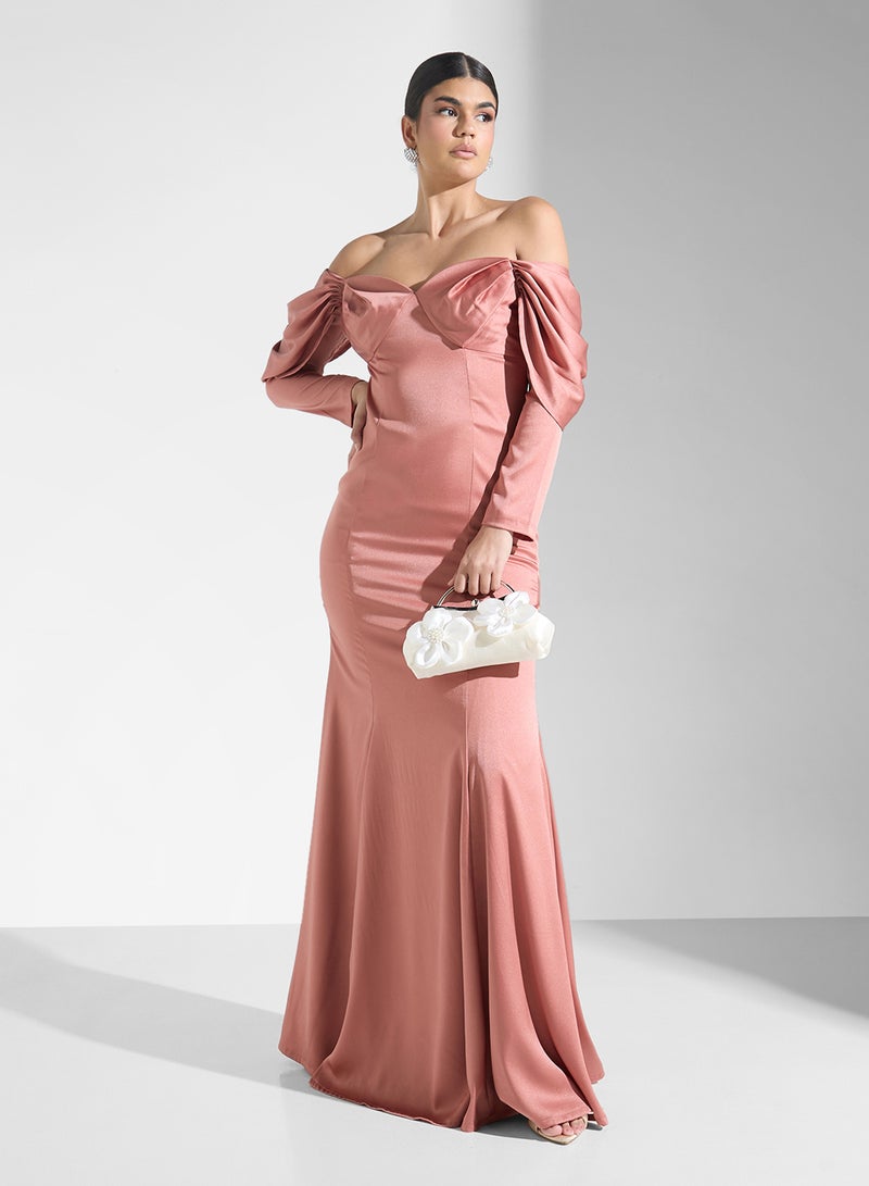 ايرا فستان ساتان مكشوف الكتفين - Image 4