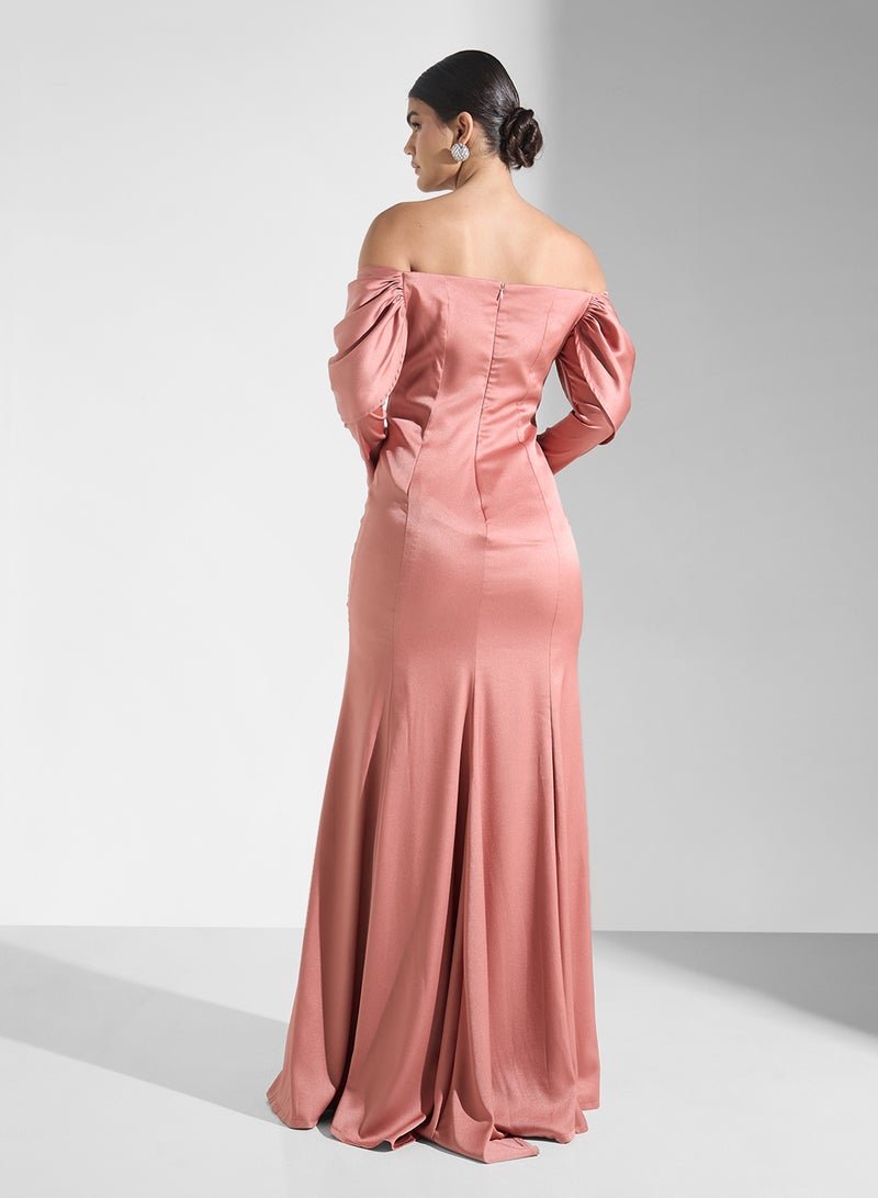 ايرا فستان ساتان مكشوف الكتفين - Image 2