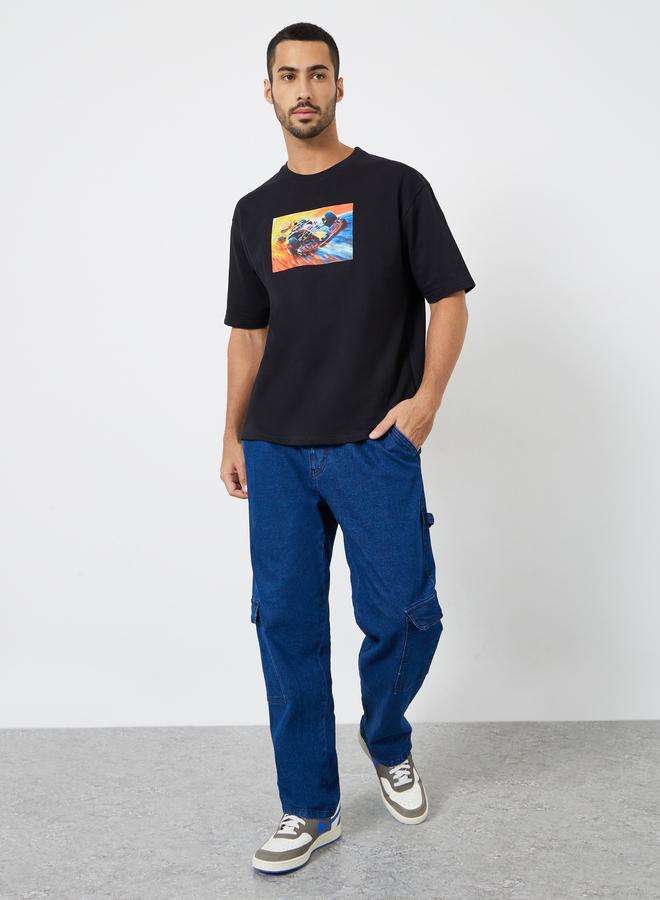 Styli Men Black Graphic Print Oversized T-Shirt - Image 2