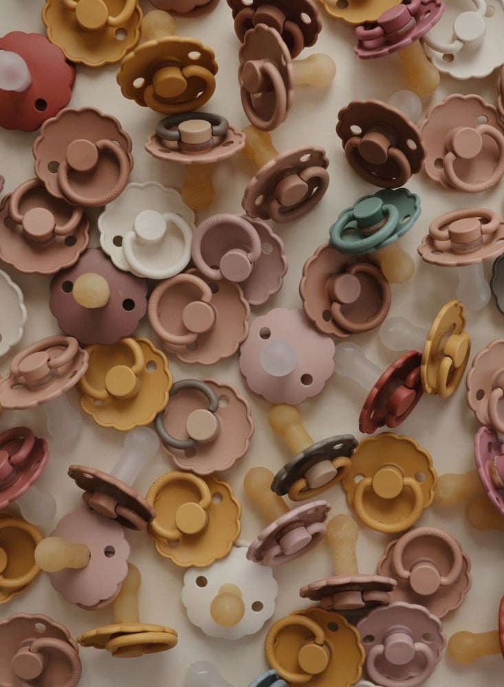 فريج لهاية أطفال من اللاتكس من ديزي من 0 إلى 6 أشهر، عبوة واحدة باللون الذهبي العسلي مقاس 1 - Image 3