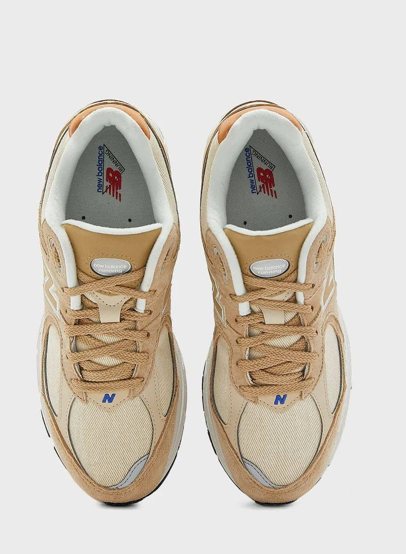 New Balance 2002 Low Top Sneakers