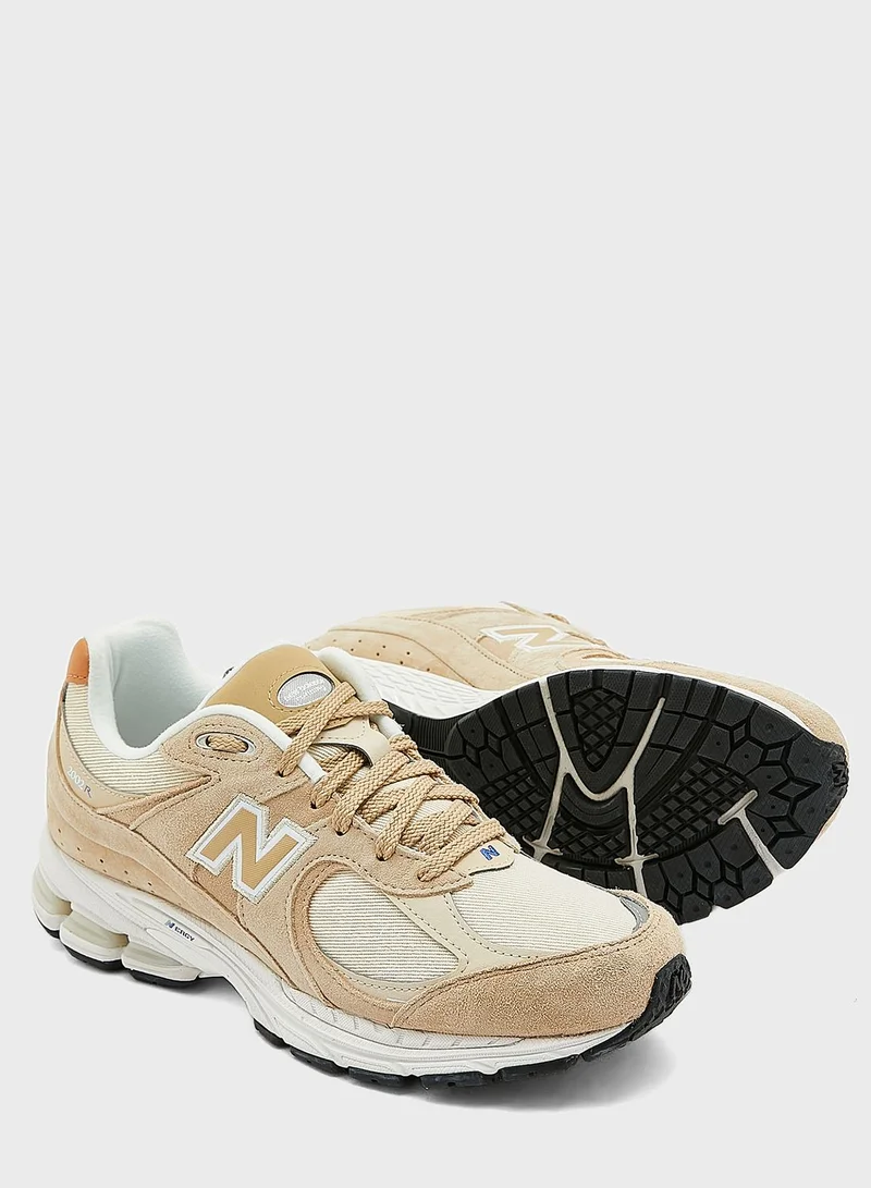 New Balance 2002 Low Top Sneakers