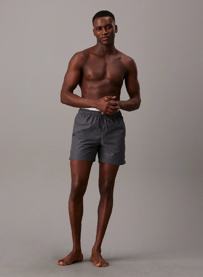 كالفن كلاين شورت سباحة بحزام خصر مزدوج - Image 4