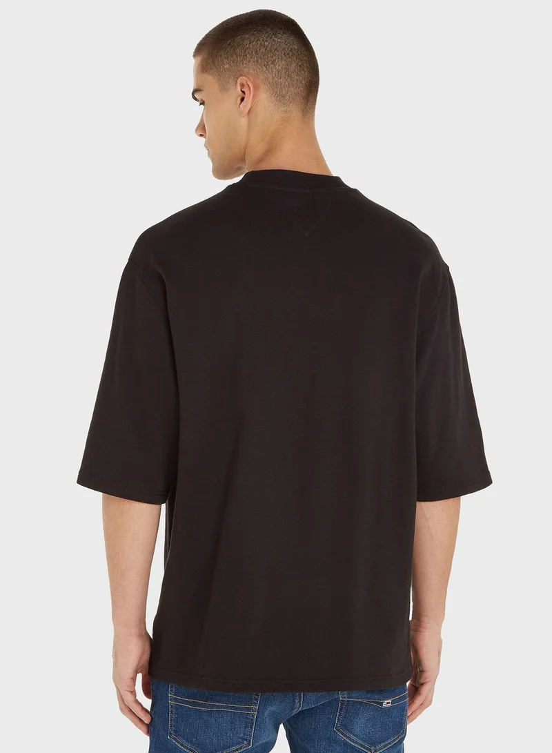 TOMMY JEANS Logo Crew Neck T-Shirt