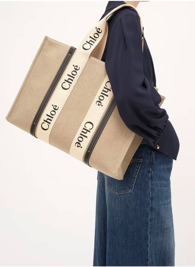 Chloe - LARGE WOODY TOTE BAG IN LINEN - Image 1