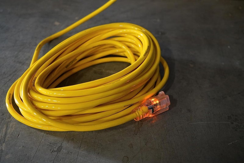Woods Yellow Jacket 2883 12/3 Heavy-Duty 15-Amp SJTW Contractor Extension Cord with Lighted Ends - 7.6m - Image 5