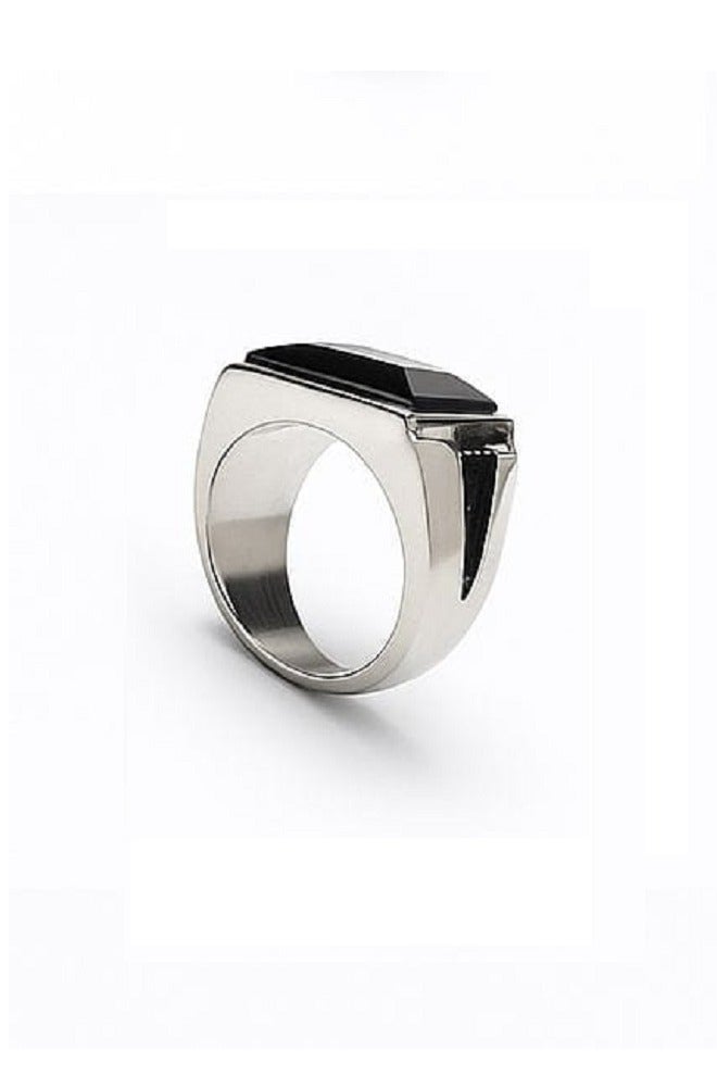 روماد خاتم فضي أنيق بحجر أسود مستطيل ونقوش عربية فاخرة على الجانبين. - Image 2