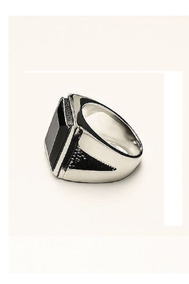 روماد خاتم فضي أنيق بحجر أسود مستطيل ونقوش عربية فاخرة على الجانبين. - Image 3