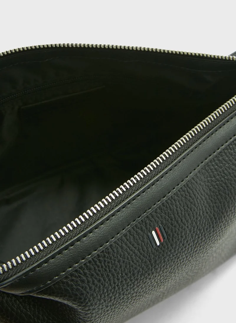 تومي هيلفيغر شعار Washbag المركزي