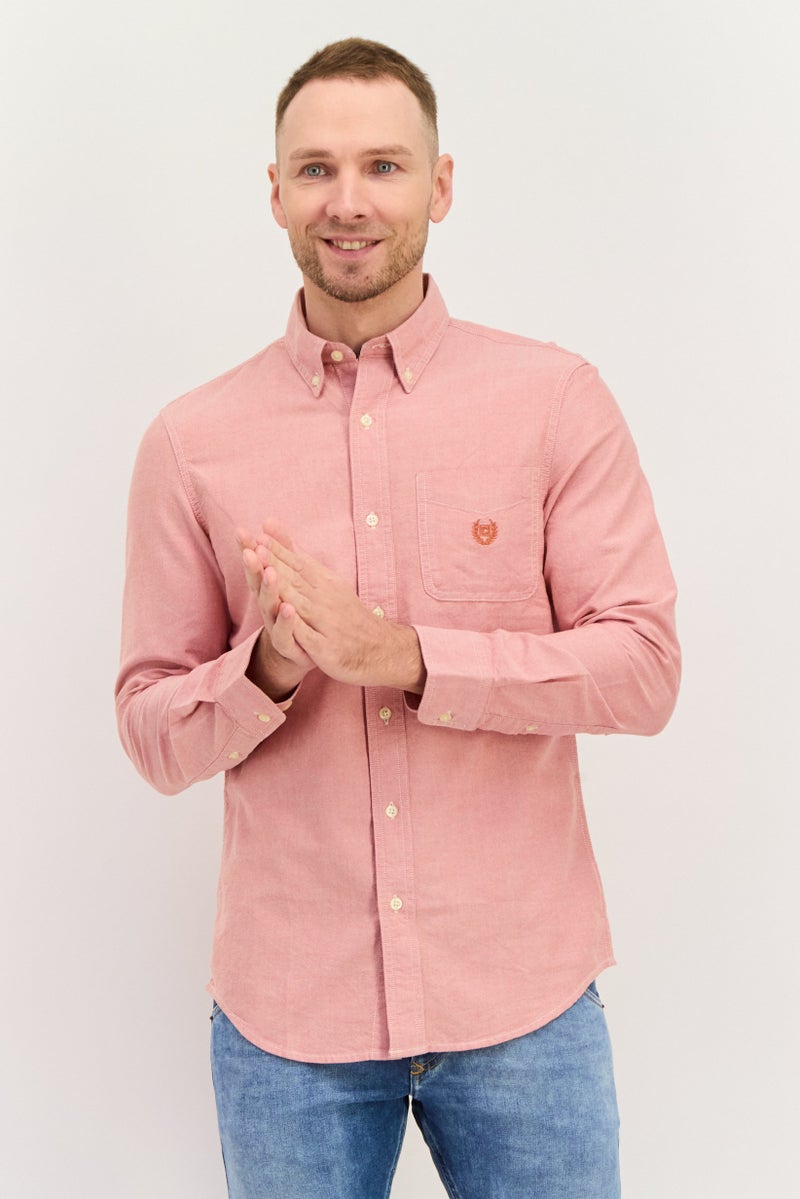 Chaps قميص رجالي بتصميم مخصص بأكمام طويلة وشعار مطرز، برتقالي داكن - Image 1