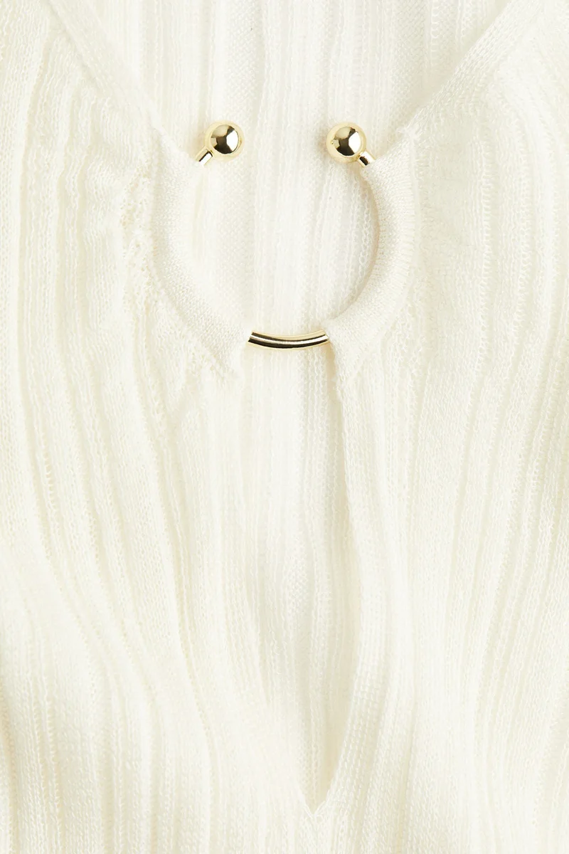 اتش اند ام فستان شاطئ محبوك بتصميم مرن