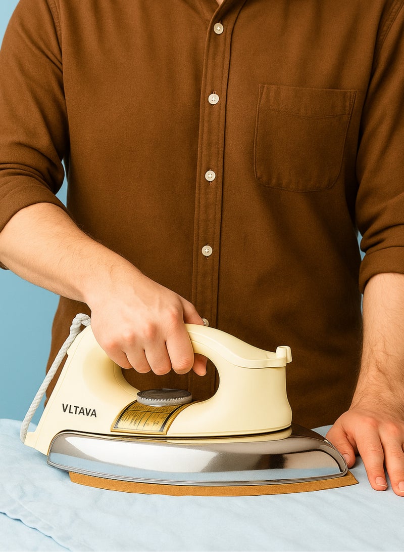 فلتافا مكواة جافة ثقيلة الوزن - 1000 واط، 6 إعدادات للأقمشة، قاعدة مضادة للبكتيريا، سلك دوار 360 درجة، هيكل مقاوم للصدمات، تصميم كلاسيكي ذهبي - Image 4