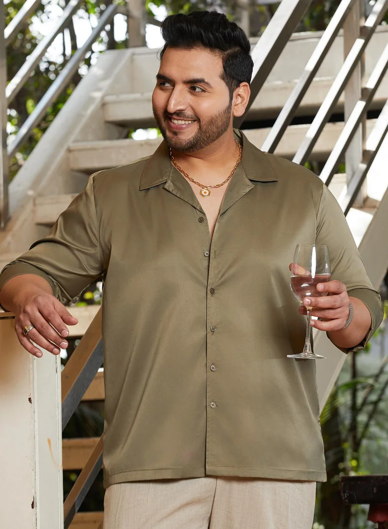 انستافاب بلس قميص رجالي أخضر زيتوني سادة بقصة كوبانية مقاس كبير
