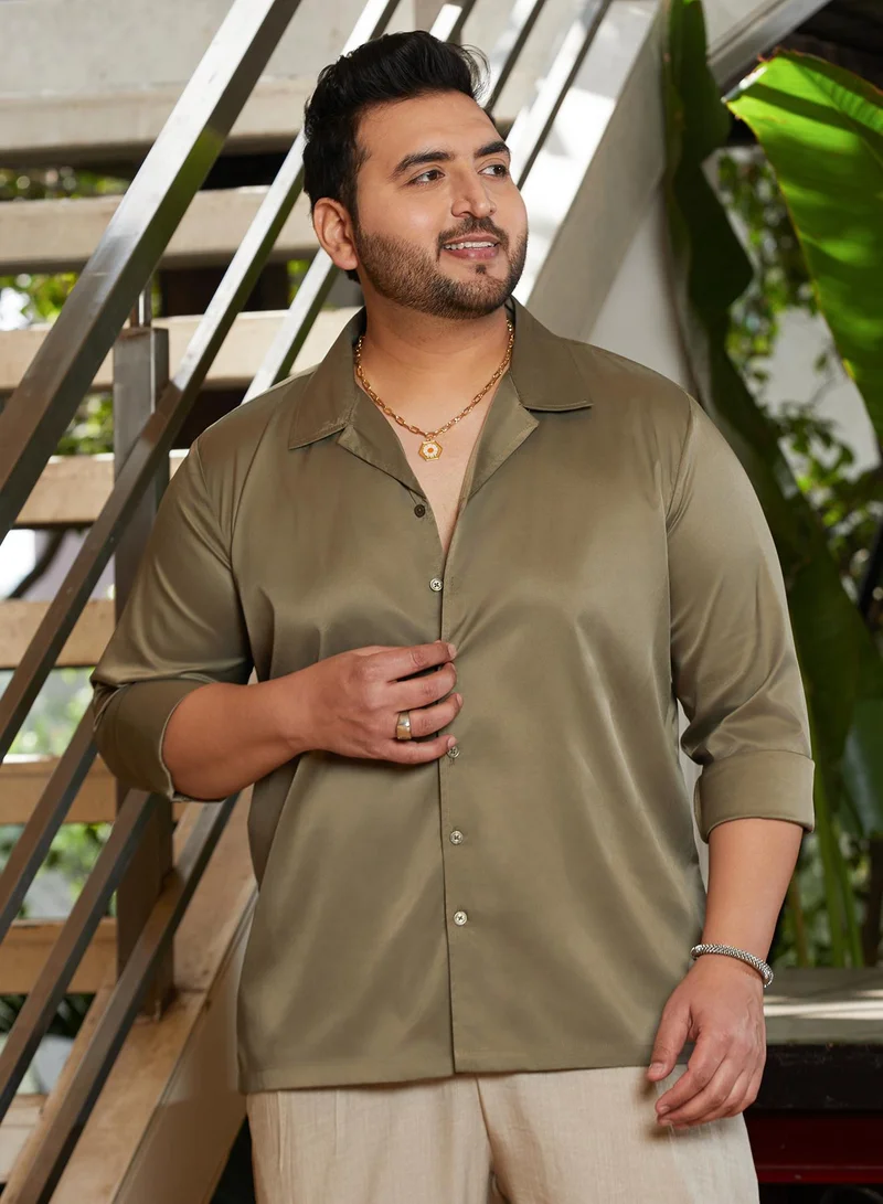 انستافاب بلس قميص رجالي أخضر زيتوني سادة بقصة كوبانية مقاس كبير