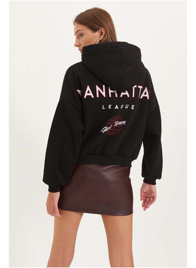 trendyol - Black Back Print Detailed Hooded Thick Inside Fleece Knitted Sweatshirt TWOAW22SW0711 - Image 1