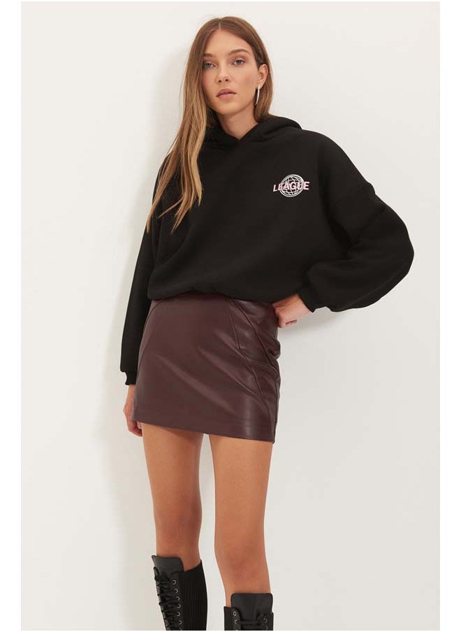 trendyol - Black Back Print Detailed Hooded Thick Inside Fleece Knitted Sweatshirt TWOAW22SW0711 - Image 1