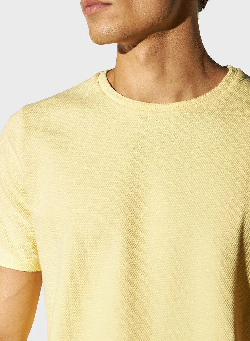 Iconic Essential Crew Neck T-Shirt