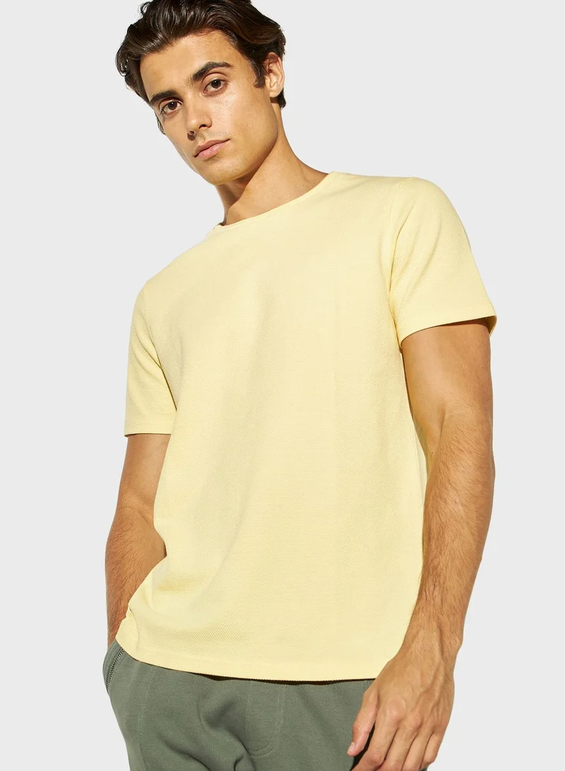 Iconic Essential Crew Neck T-Shirt