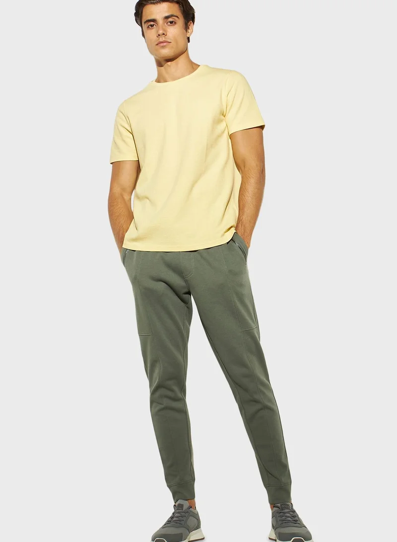 Iconic Essential Crew Neck T-Shirt