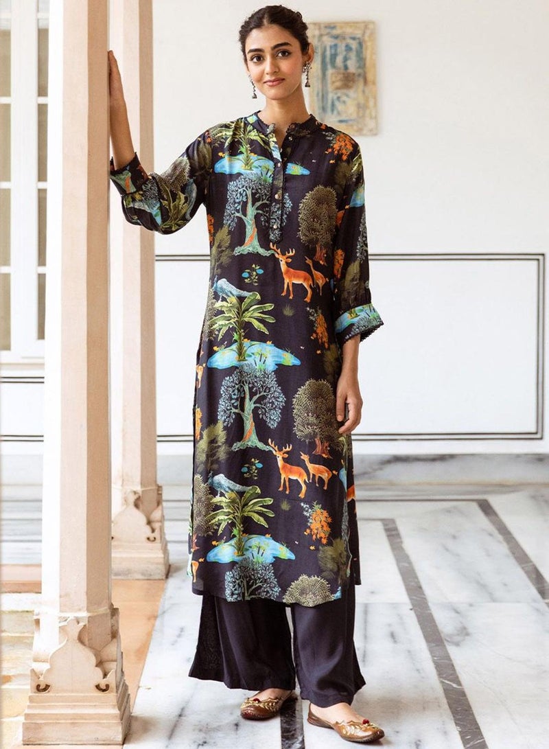 آي شين طقم كورتا نسائي أسود فيسكوز مطبوع بالكامل باللون الأسود  - Image 5