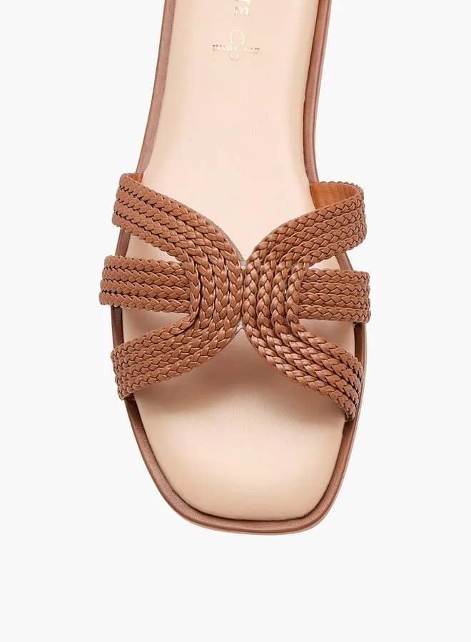 سيليست Women's Textured Slip-On Flat Sandals