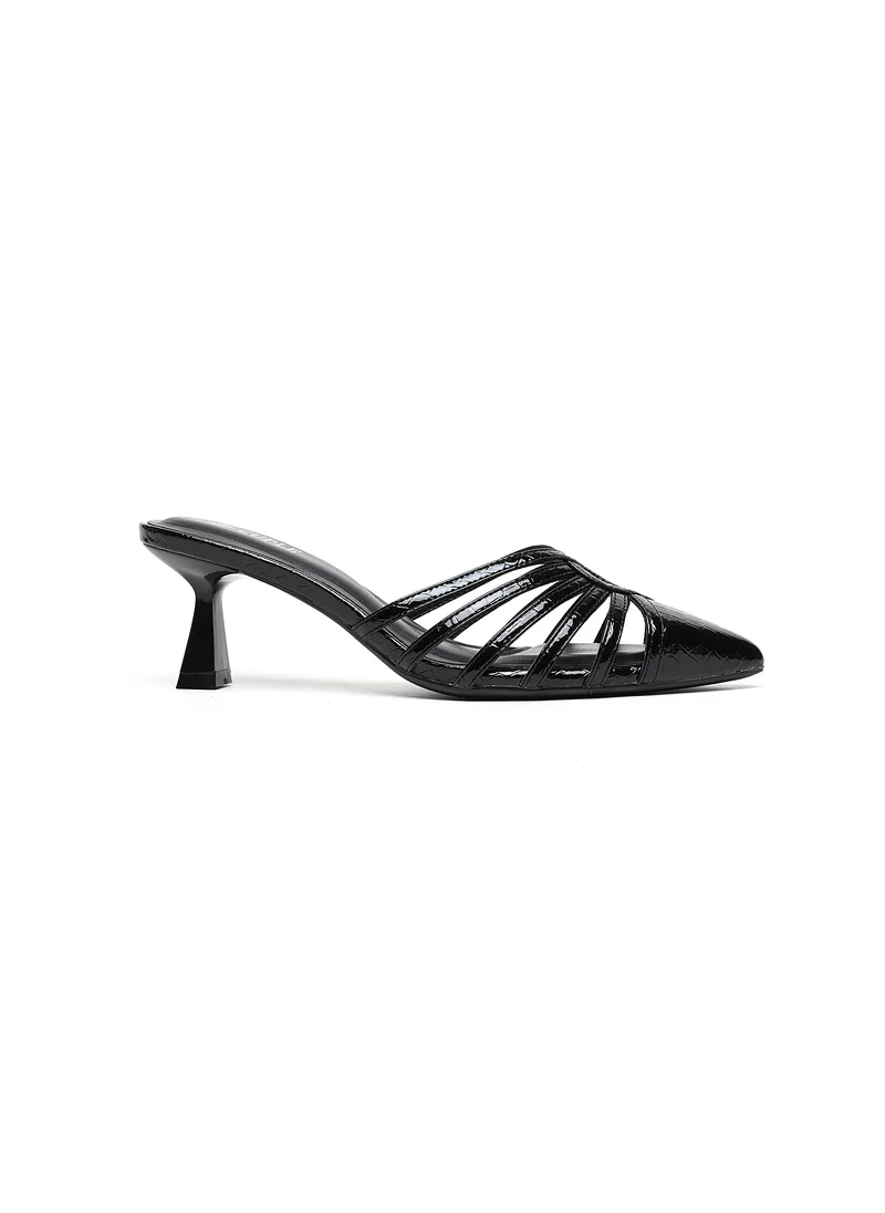 كيوبل Mid heel mule with angular cutouts