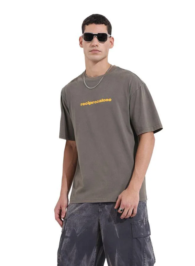 شركة المرآب الهندية تيشيرت رجالي بقصة مريحة ورقبة دائرية وأكمام نصفية وطبعة جرافيك