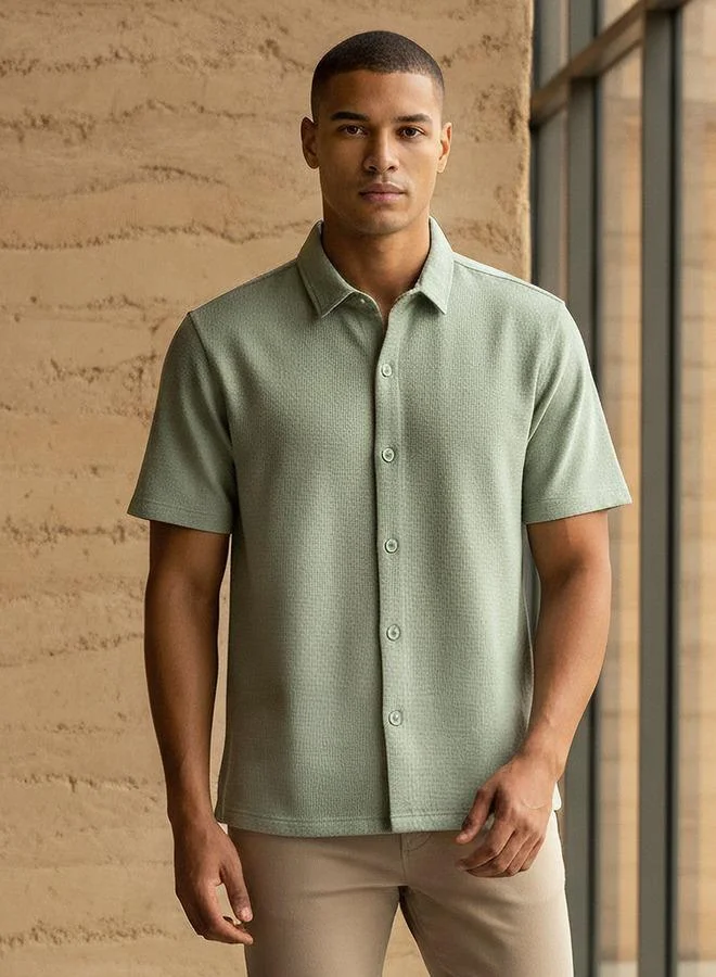 Splash FAV Men Slim Fit Textured Short Sleeves Shirt