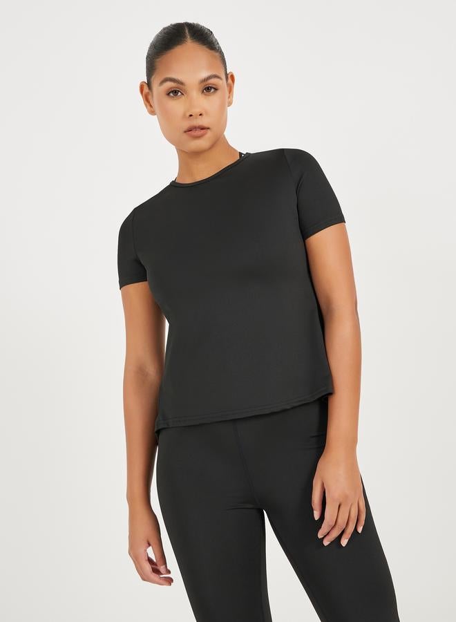 Styli Pack of 3 - Back Dual Mesh Panel Detail Split Hem Top, Taping Detail Sports Bra & Color Block Leggings Set - Image 2