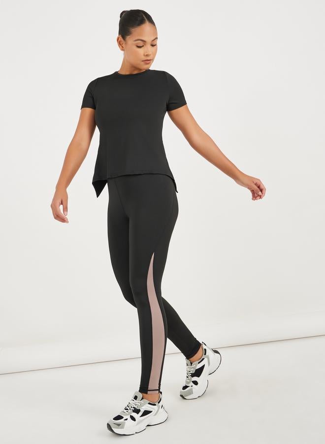 Styli Pack of 3 - Back Dual Mesh Panel Detail Split Hem Top, Taping Detail Sports Bra & Color Block Leggings Set - Image 4