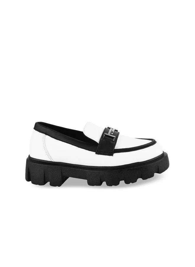 شوتوبيا Shoetopia Girls Colourblocked Lightweight Loafers