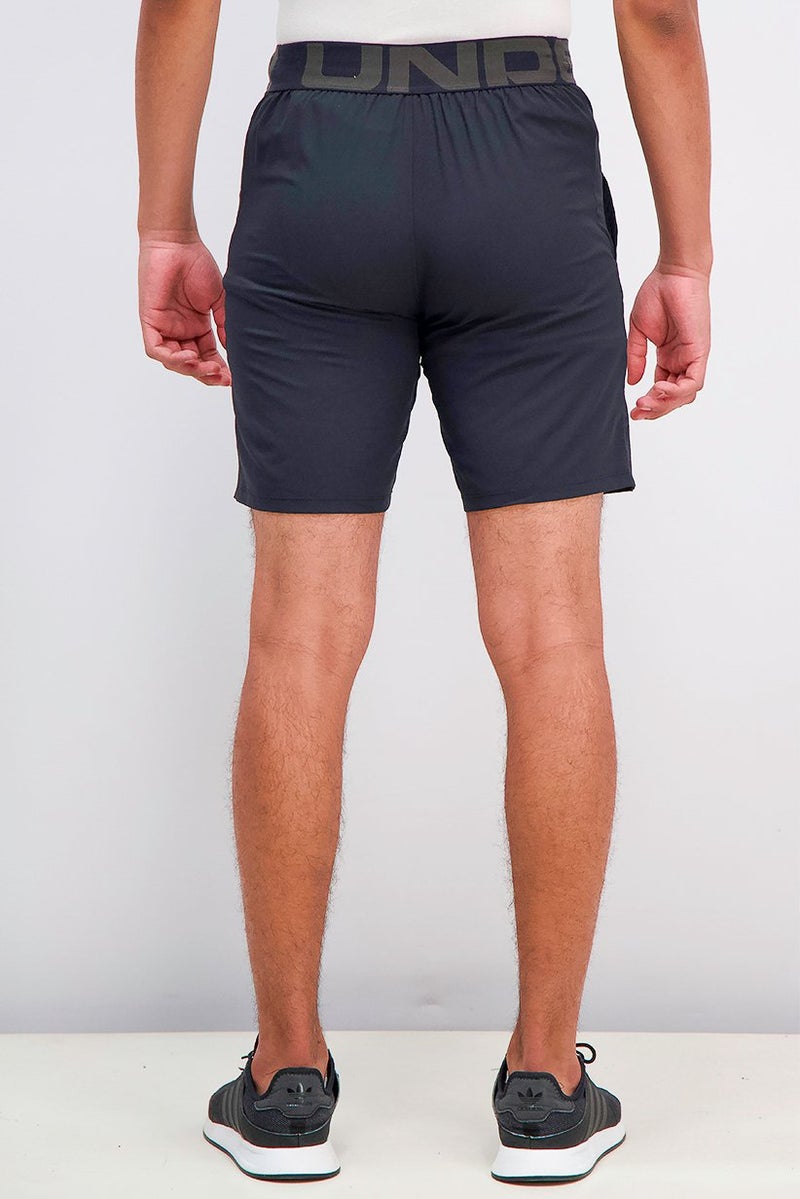 UNDER ARMOUR شورتات قصيرة للرجال بتصميم سلكي مع حبل سحب، أسود - Image 3