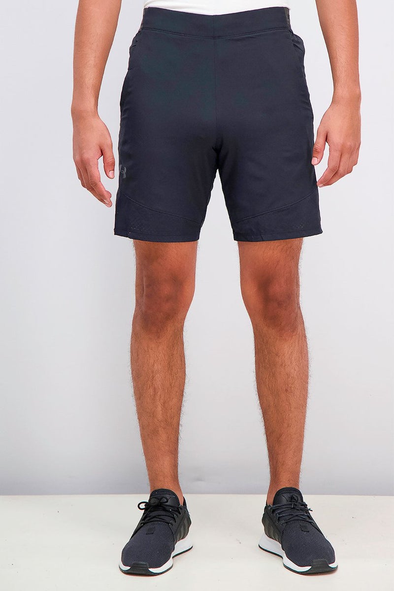 UNDER ARMOUR شورتات قصيرة للرجال بتصميم سلكي مع حبل سحب، أسود - Image 1