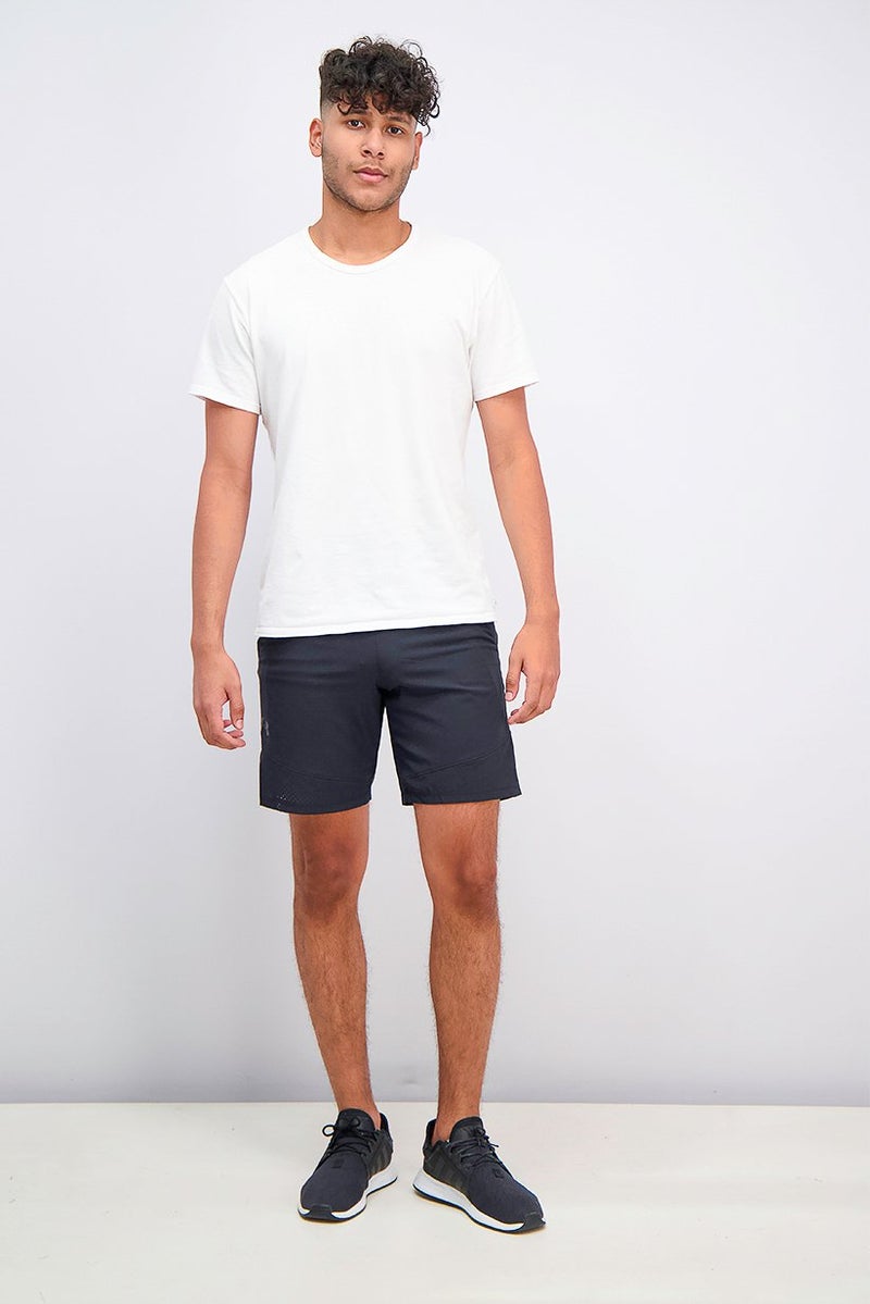 UNDER ARMOUR شورتات قصيرة للرجال بتصميم سلكي مع حبل سحب، أسود - Image 2