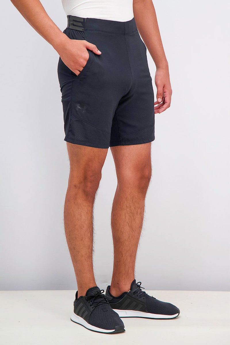 UNDER ARMOUR شورتات قصيرة للرجال بتصميم سلكي مع حبل سحب، أسود - Image 4