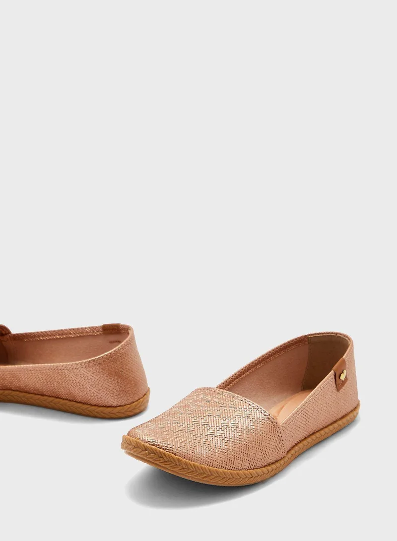 MOLECA Slip-On Shoes for Women – Lightweight, Stylish & Easy Everyday Footwear