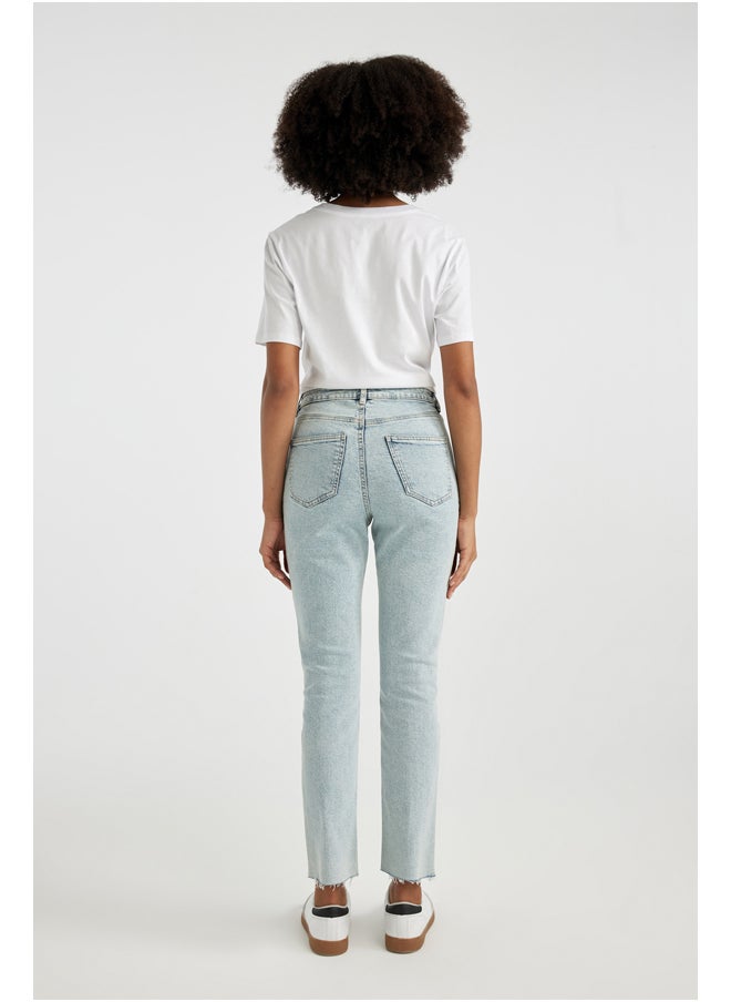 DeFacto - Woman Vintage Straight Denim Trousers - Image 1