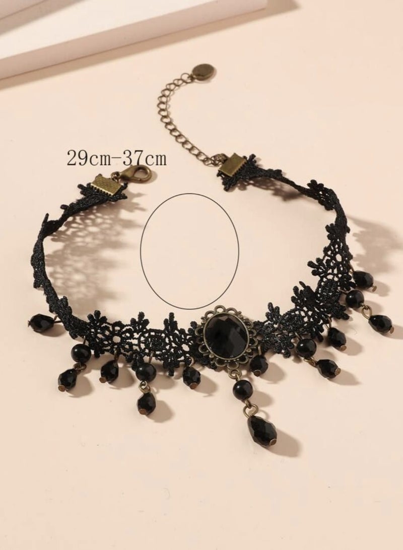 يوكا  قلادة قصيرة بتعليقة خرز ذات اللون الاسود المميز - Image 3