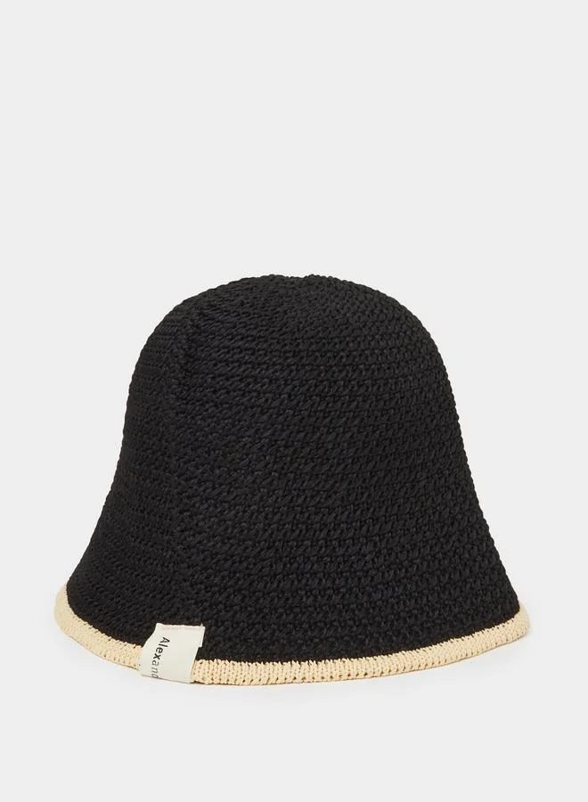 ستايلي Black Contrast Trim Crocheted Bucket Hat