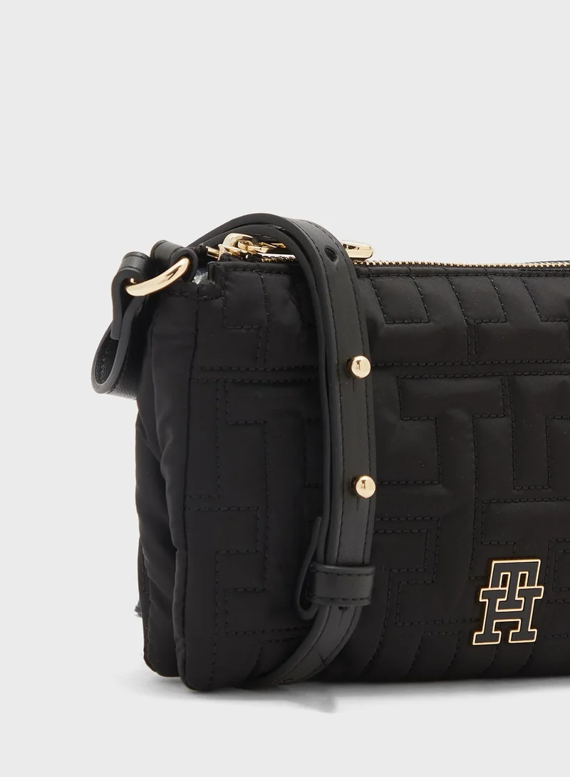 TOMMY HILFIGER Chic Crossbody Bag