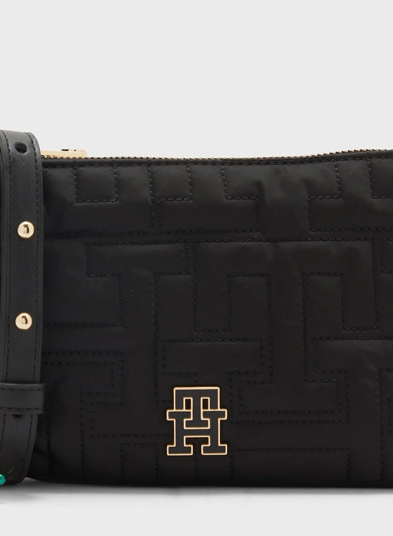 TOMMY HILFIGER Chic Crossbody Bag